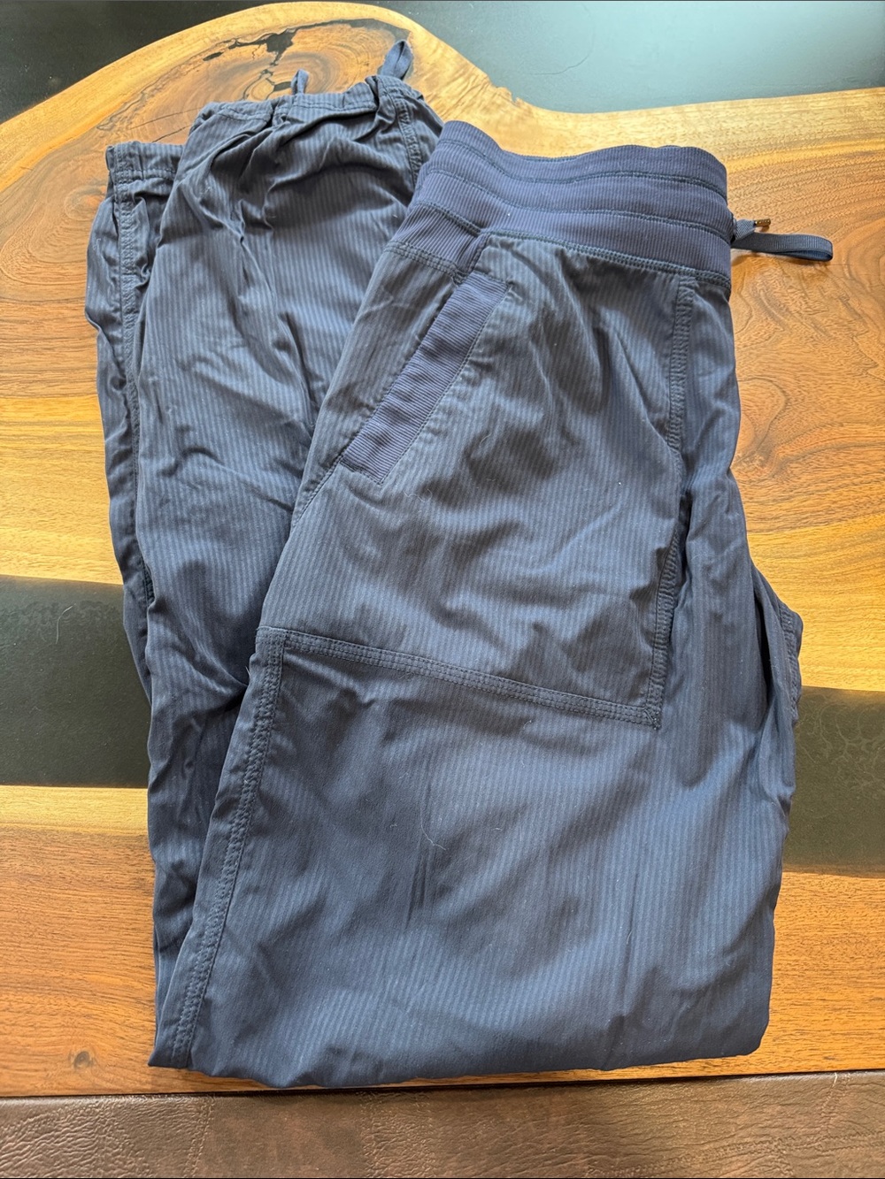Women’s lululemon dance studio Navy Drawstring Pants.